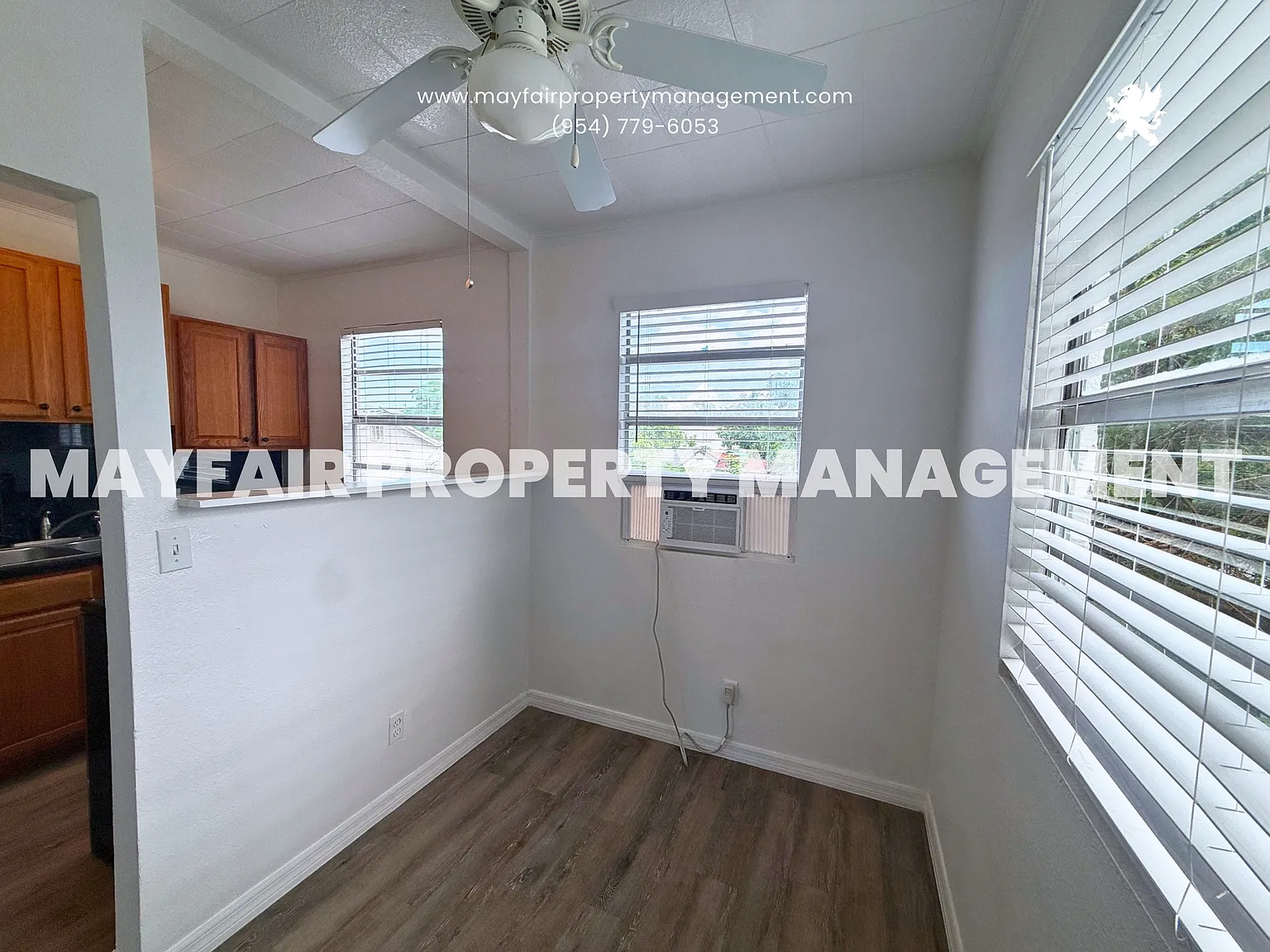 438 Barnett Street - 3 — Photo 4