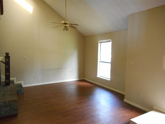 4th image of 3083 The Willows Pl