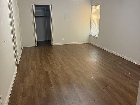 3rd image of 7408 Mohawk Ave