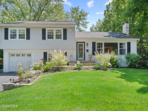 12 Compton Place, Glenville, NY 12302