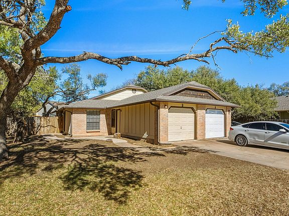 3rd image of 8904 Pineridge Dr #B