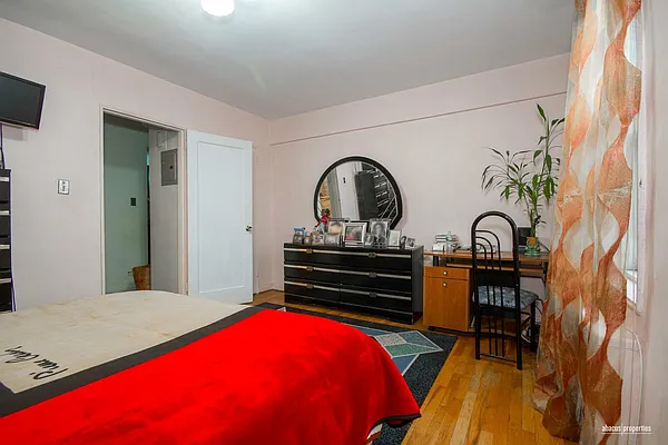 Sold by Abacus Properties | media 27