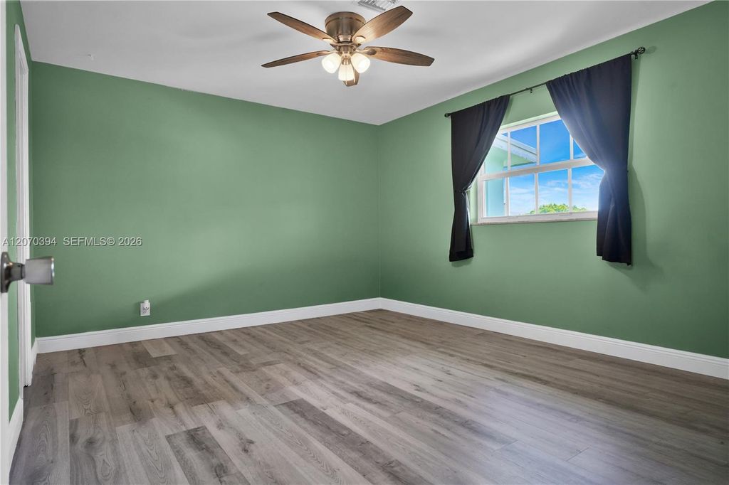 931 SE 9th Ave APT 17, photo 6