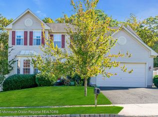 15 Teakwood Ln, Barnegat, NJ 08005