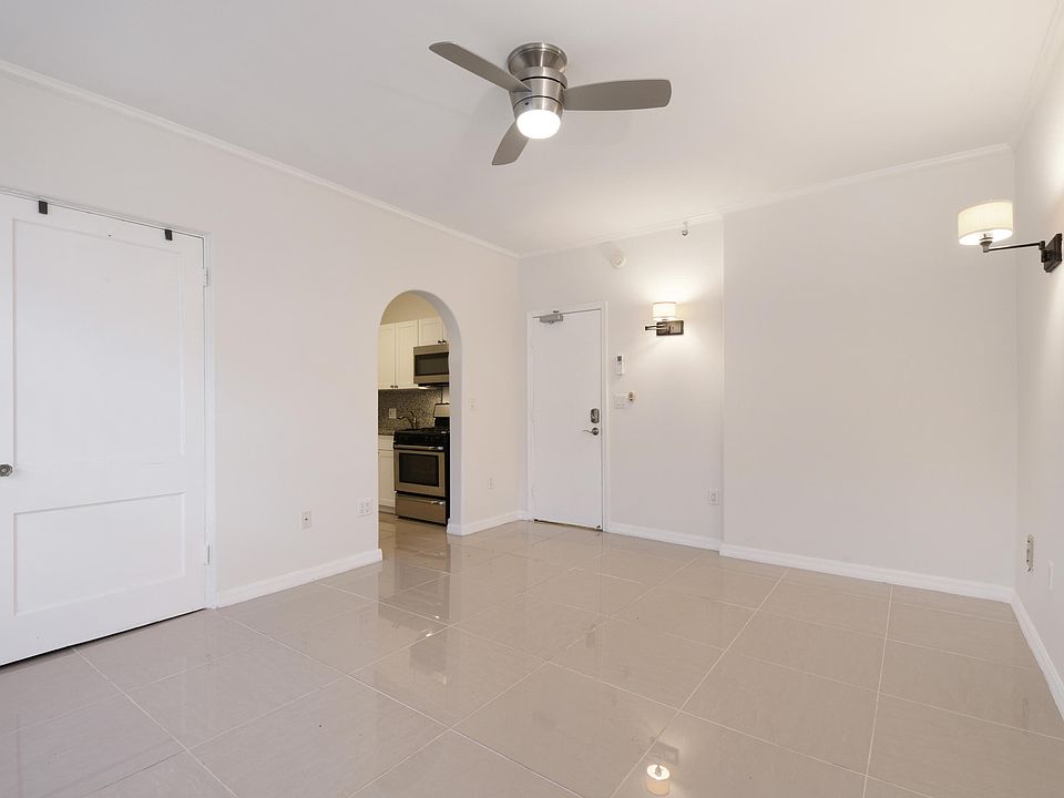 1st image of 445 Brazilian Ave APT 2