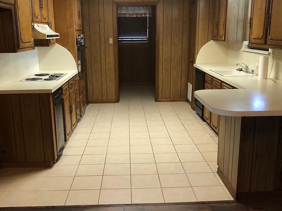 1st image of 210 Texoma Dr