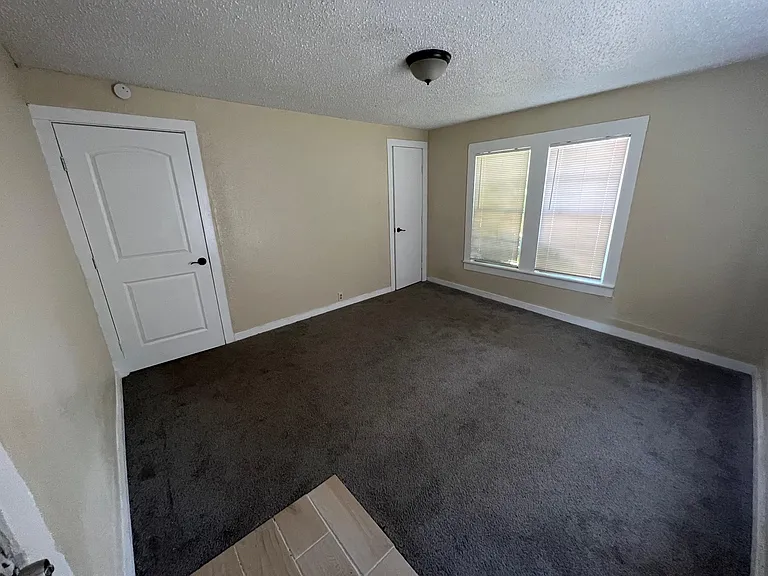 2710 Lenway St — Photo 9