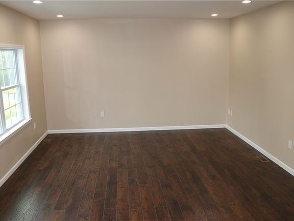 4th image of 27 West St #B