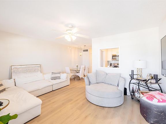 4th image of 2453 NE 51st Street #D-306