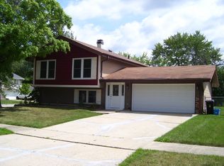 580 Emerson Cir, Bolingbrook, IL 60440