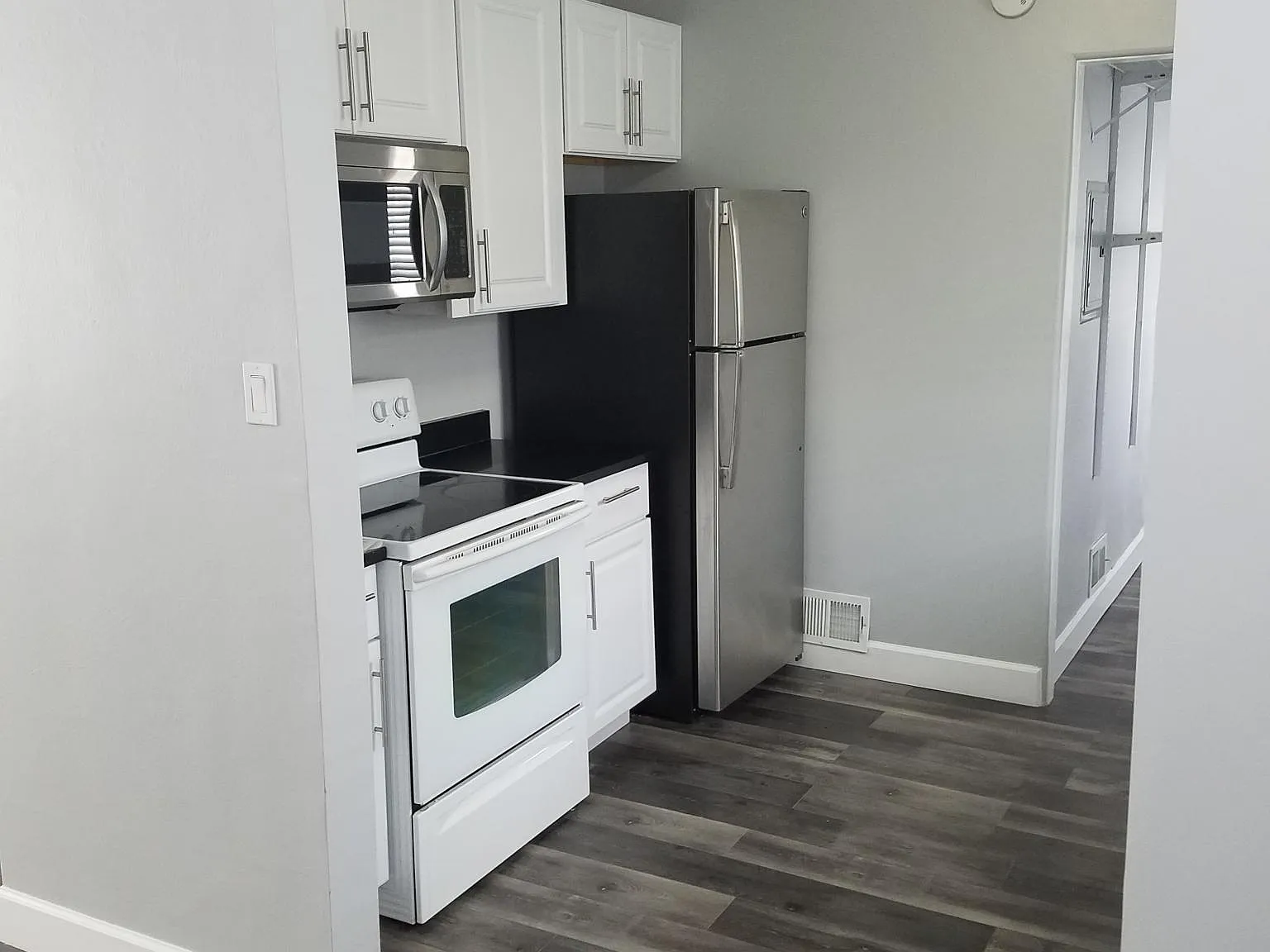 2 bed, 800 sqft, $1,700 — Photo 4