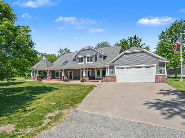 1662 66th St, Fennville, MI 49408