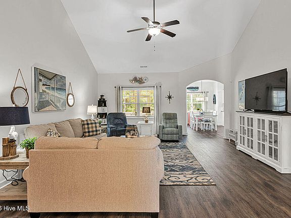 5th image of 111 Baymeade Court