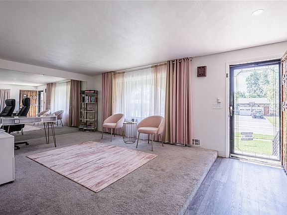 3rd image of 6 Rocklea Dr