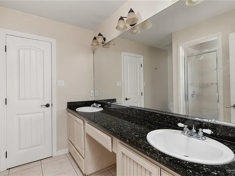 1011 Regal Dr — Photo 8