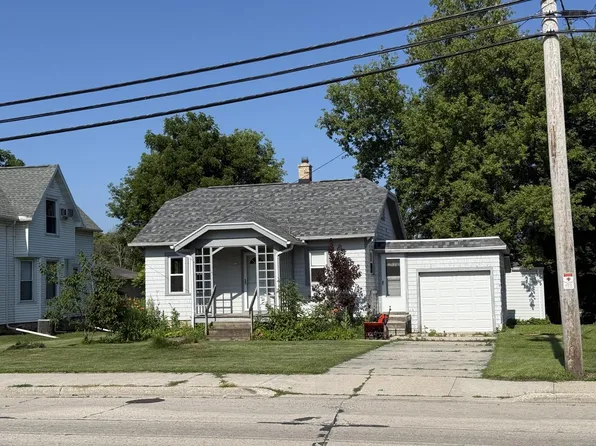 332 South Main STREET, Mishicot, WI 54228