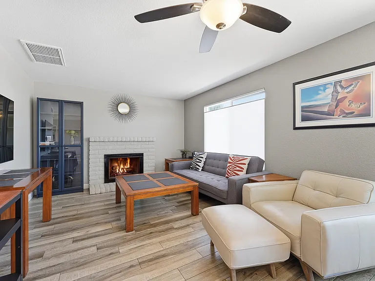 932 W Julie Dr — Photo 19