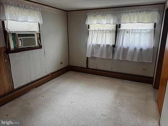 4th image of 100 Roberts Rd