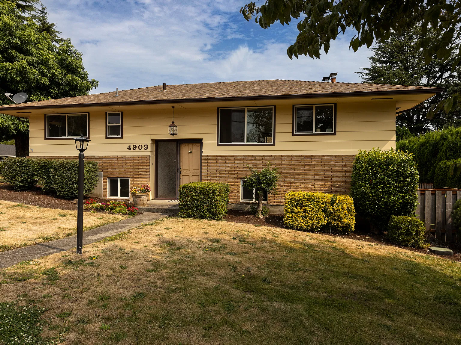 3 bed, 2064 sqft, $3,000 — Photo 3