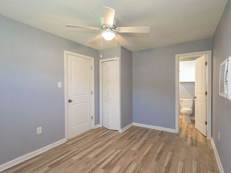 1840 Ollie St — Photo 17