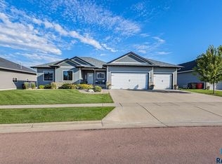 9313 W Dragonfly Dr, Sioux Falls, SD 57107