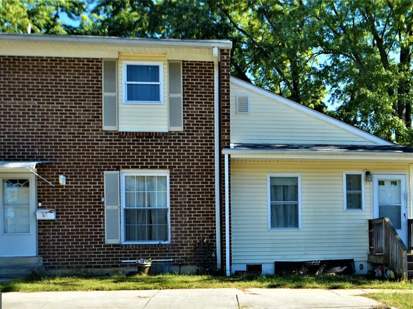 18 Sandy Ct, Newark, DE 19702