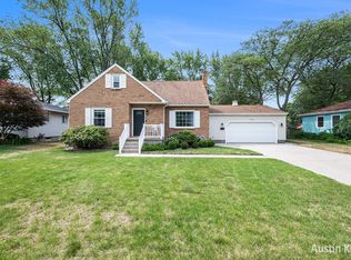 1130 Waverly Ave, Grand Haven, MI 49417