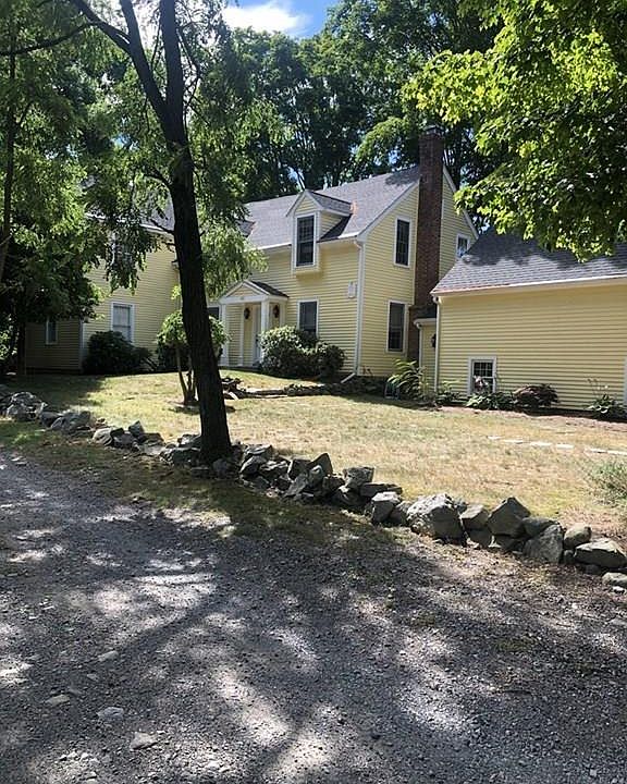 1st image of 82 Oak St #82