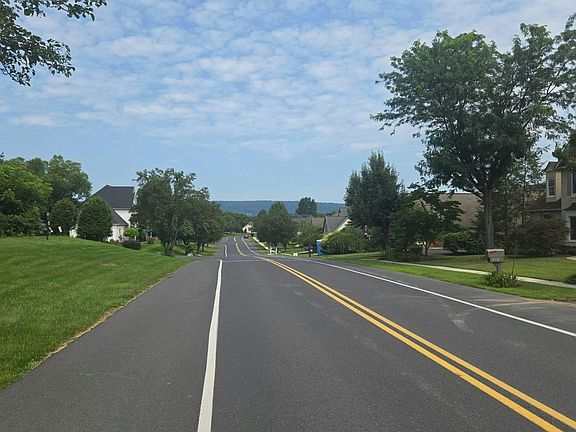 5th image of 1078 Country Club Rd
