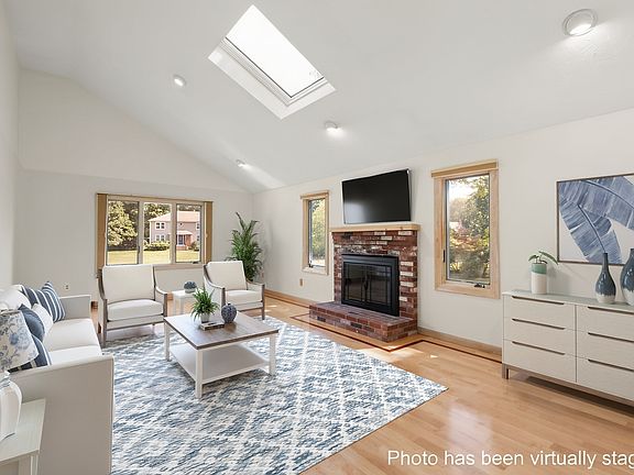 2nd image of 109 Hampton Rd