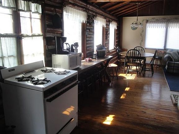 3rd image of 4489 E Shore Dr NE