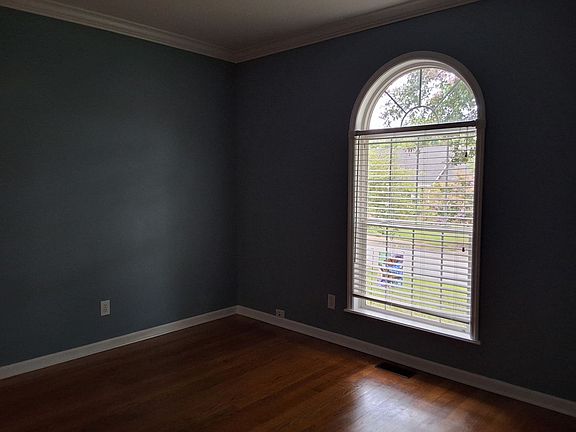 4th image of 9431 Hickory Knoll Ln