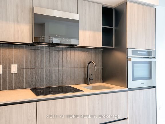 4th image of 2 Augusta Ave #704
