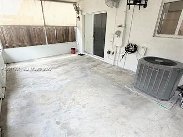 119 SW 6th Ln — Photo 14