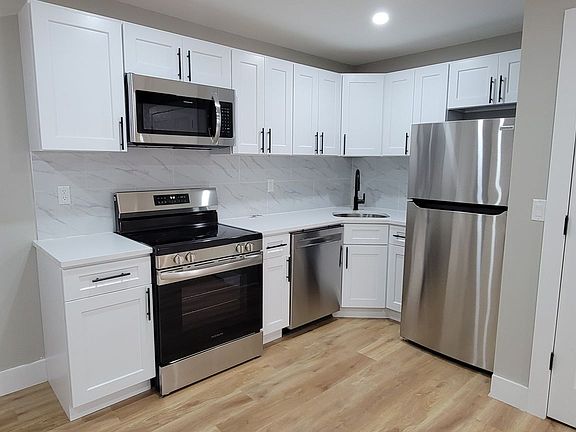 5th image of 260 Bradford St #102
