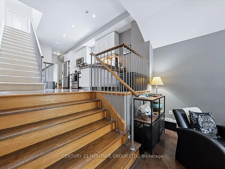 169 King Edward Ave — Photo 8