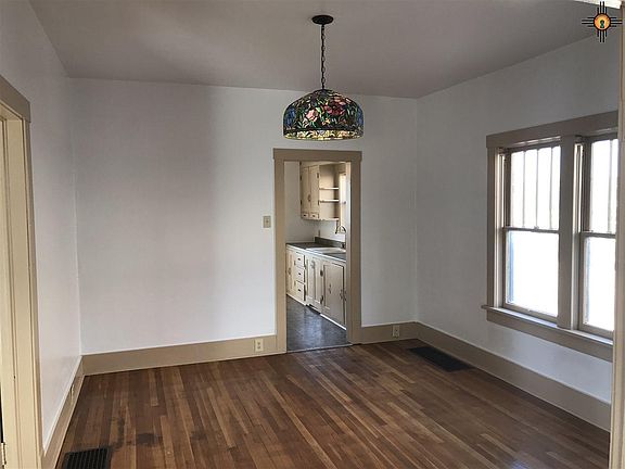 4th image of 214 W Green Ave