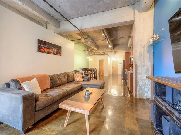 360 W Pershing Rd Ste 20, Kansas City, MO 64108