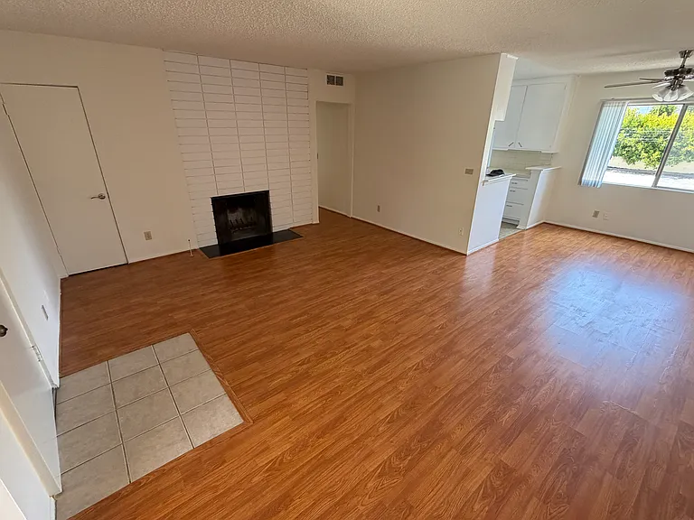 4444 Whitsett — Photo 27