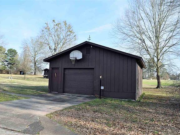 3rd image of 4823 Moores Ln