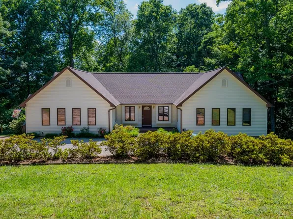 338 Hicks Dr, Bracey, VA 23919
