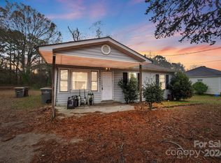 122 Baldwin Ave, Kannapolis, NC 28083