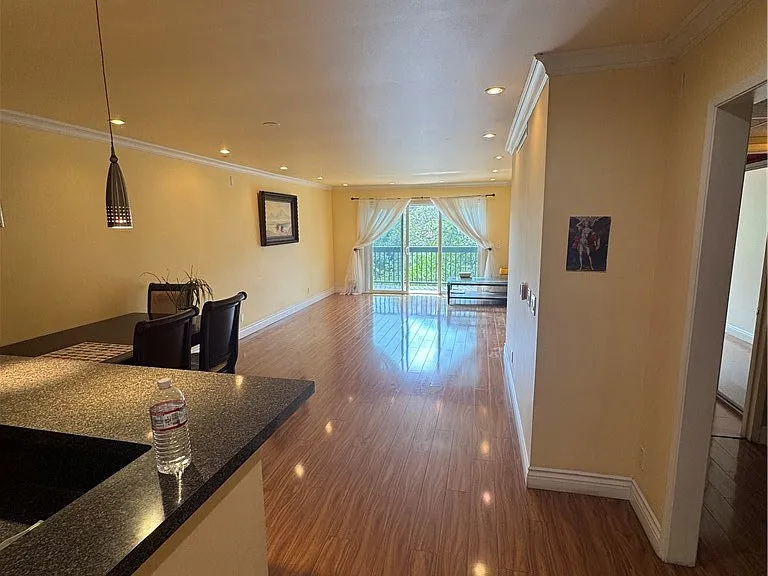 2940 N Verdugo Rd #206 — Photo 10