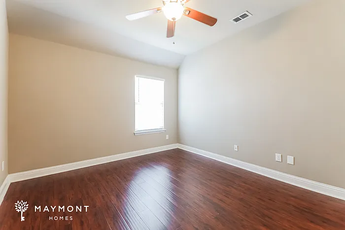 604 Kinghaven Dr — Photo 13