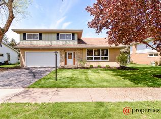 1074 Crimson Dr, Wheeling, IL 60090