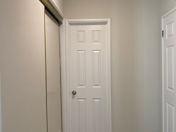 4th image of 240 Di Salvo Ave APT 15