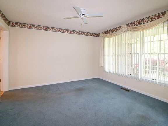 5th image of 800 Christa Dr