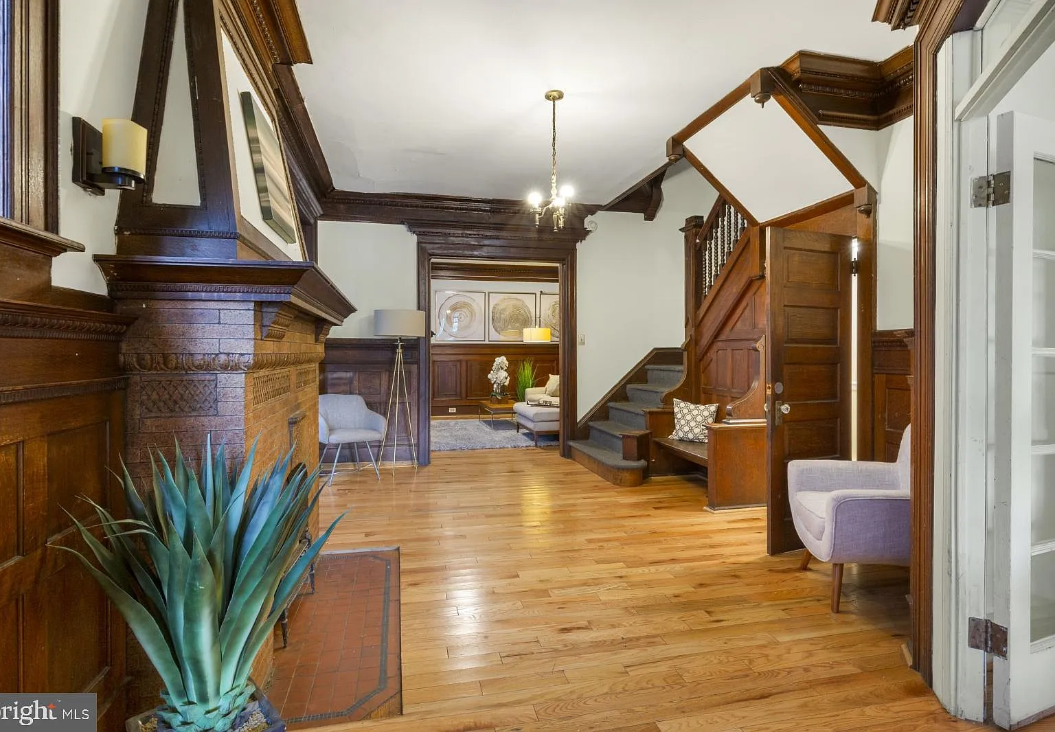 8 bed, 2.5 bath, 2619 sqft, $7,000 — Photo 1