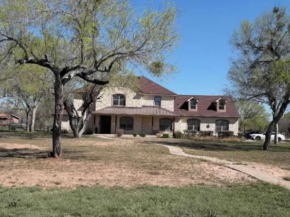 13803 Deacon Hl, Saint Hedwig, TX 78152