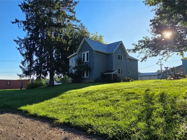 56 Carolina St, Springville, NY 14141